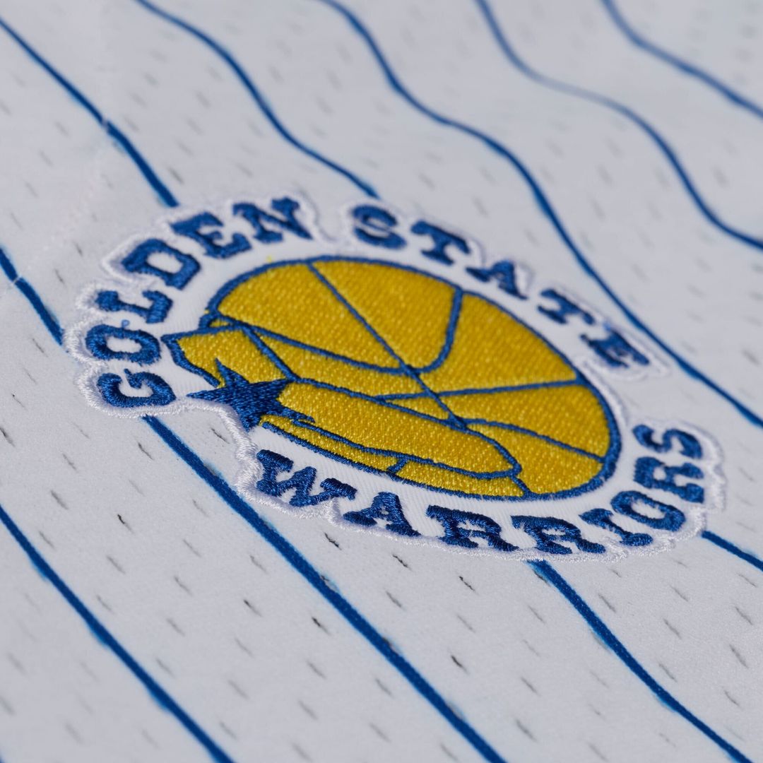 Golden State Warriors Mitchell & Ness Head Coach Pinstripe Mesh Full - Button Baseball Jersey - White