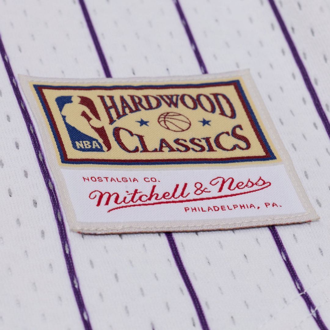 Los Angeles Lakers Mitchell & Ness Head Coach Pinstripe Mesh Full - Button Baseball Jersey - White