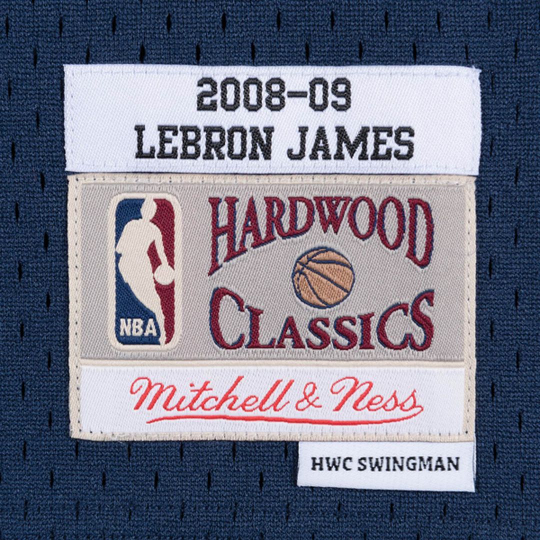 Cleveland Cavaliers LeBron James Mitchell & Ness Hardwood Classics Swingman Jersey - Navy