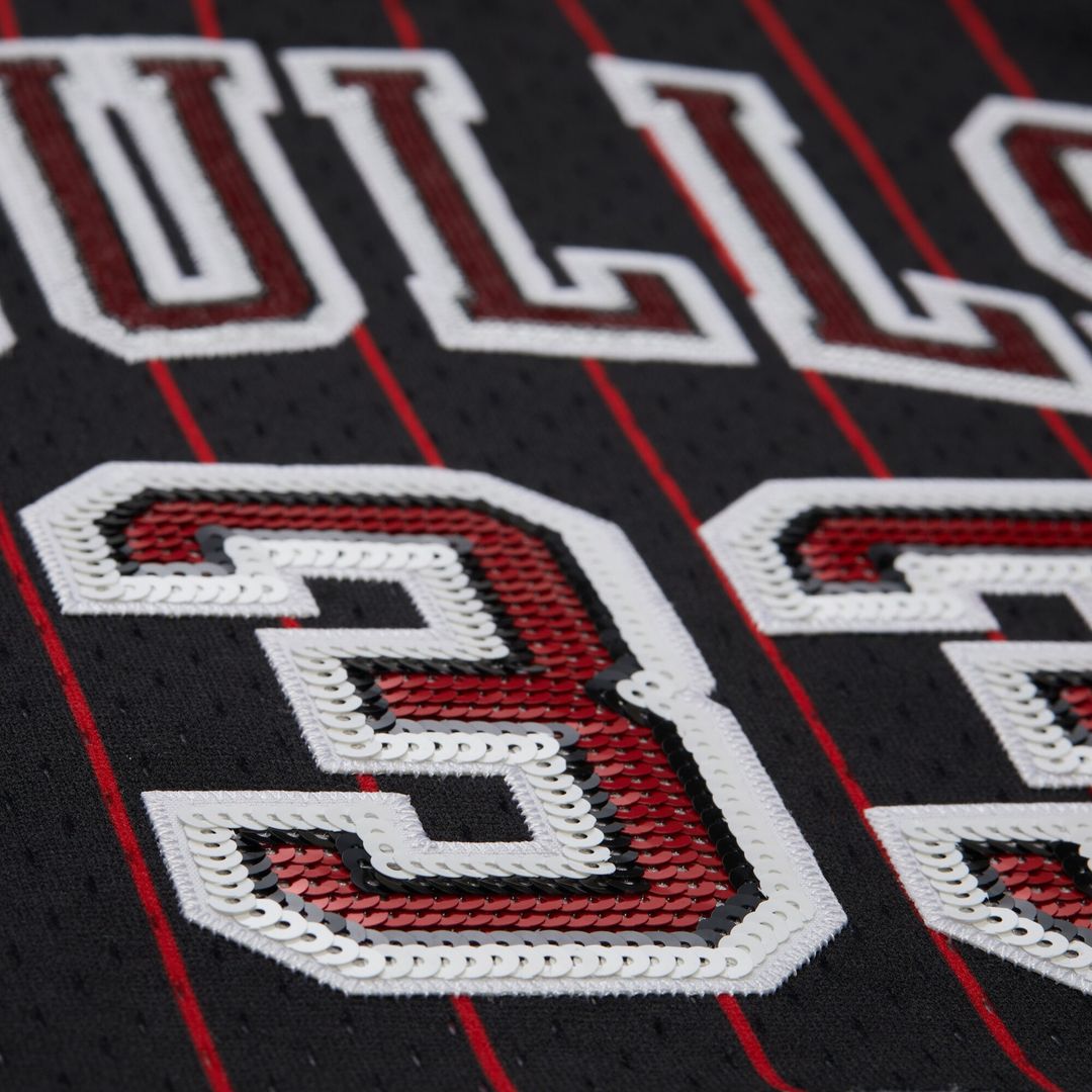 Chicago Bulls Scottie Pippen Mitchell & Ness x DANNIJO Women's Fashion Cropped Basketball Jersey - Black