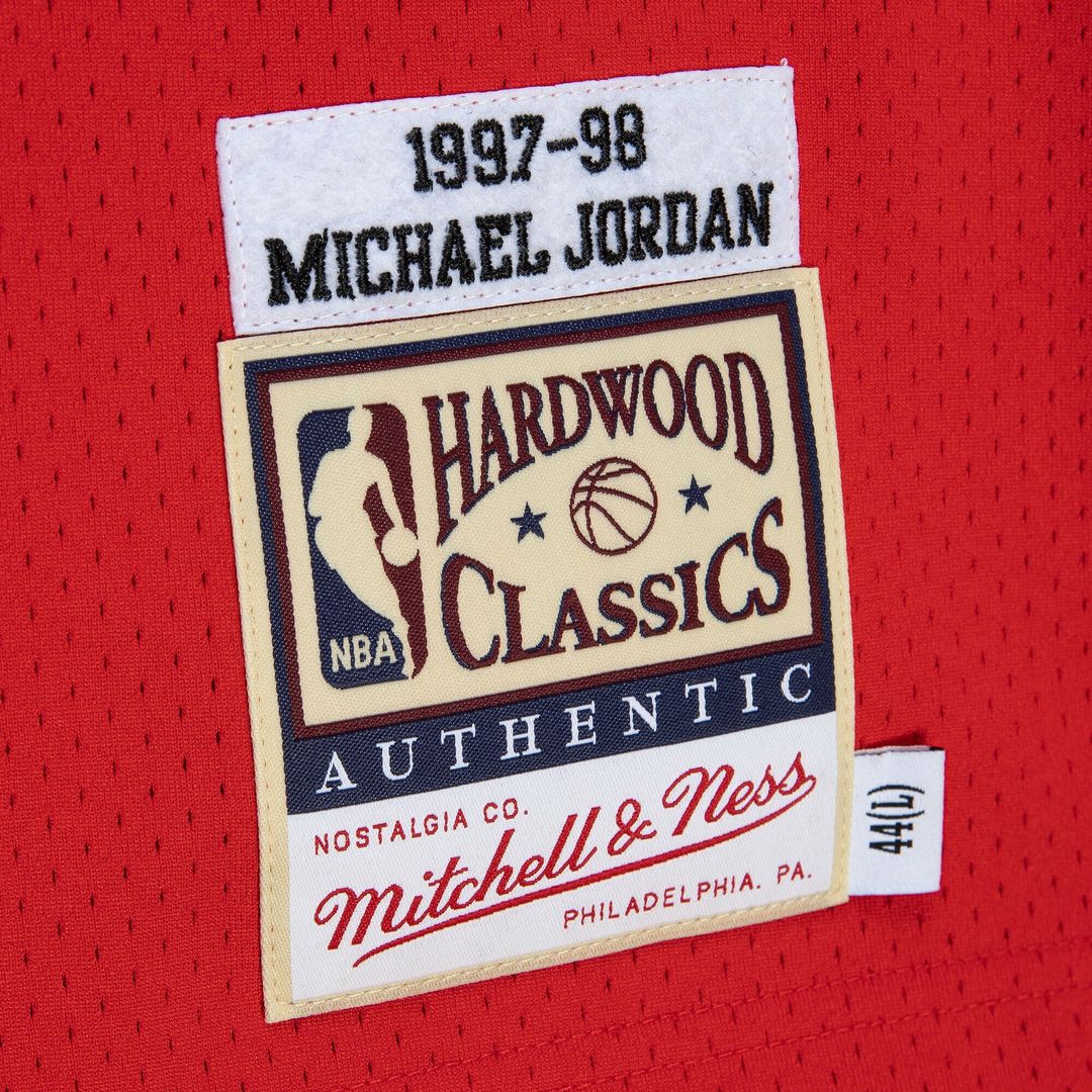 Chicago Bulls Michael Jordan Mitchell & Ness 1997 - 98 Authentic Jersey - Red