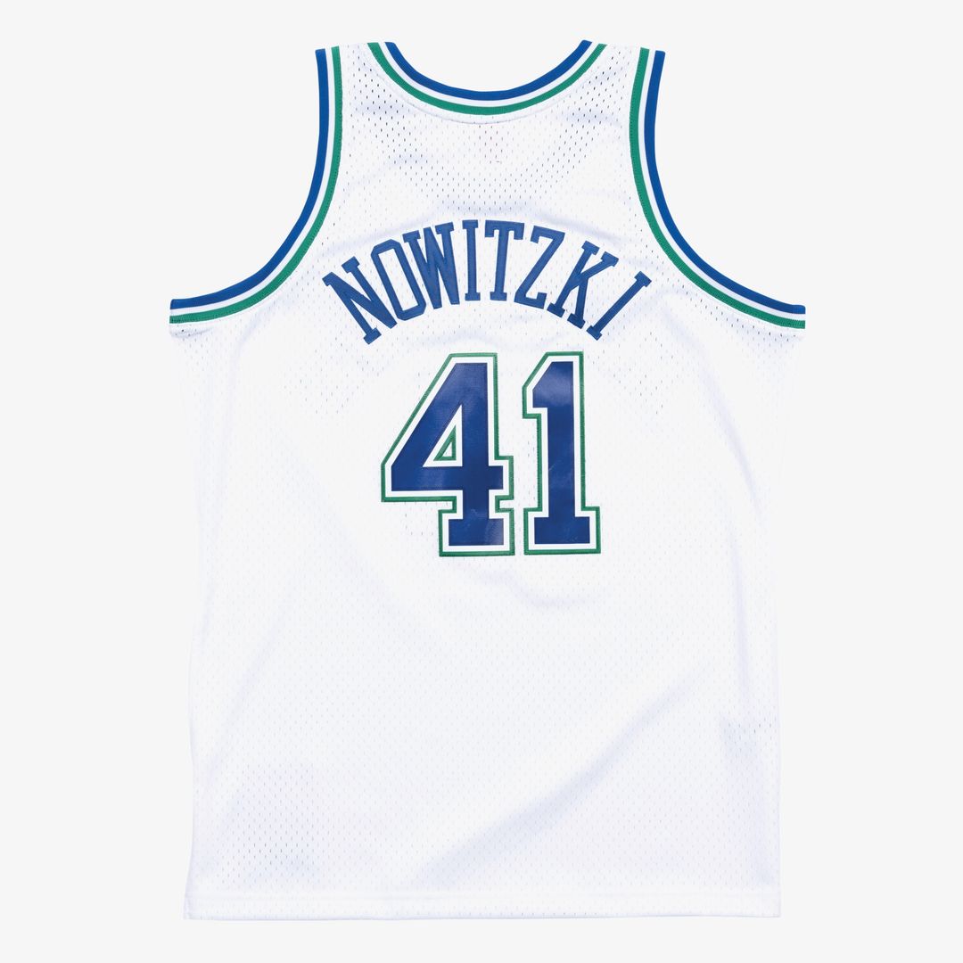 Dallas Mavericks Dirk Nowitzki Mitchell & Ness 1998 - 99 Hardwood Classics Swingman Jersey - White