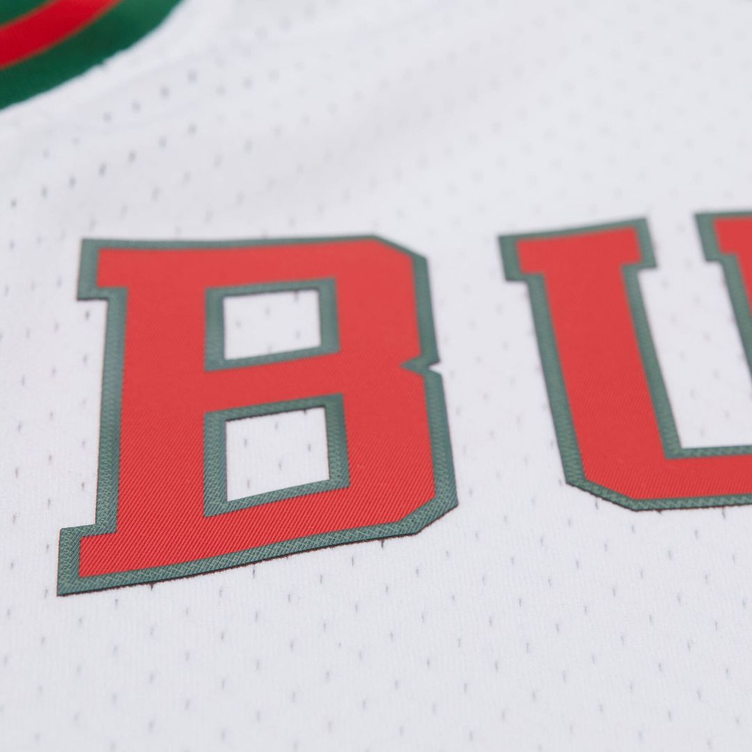 Milwaukee Bucks Oscar Robertson Mitchell & Ness Hardwood Classics Swingman Jersey - White