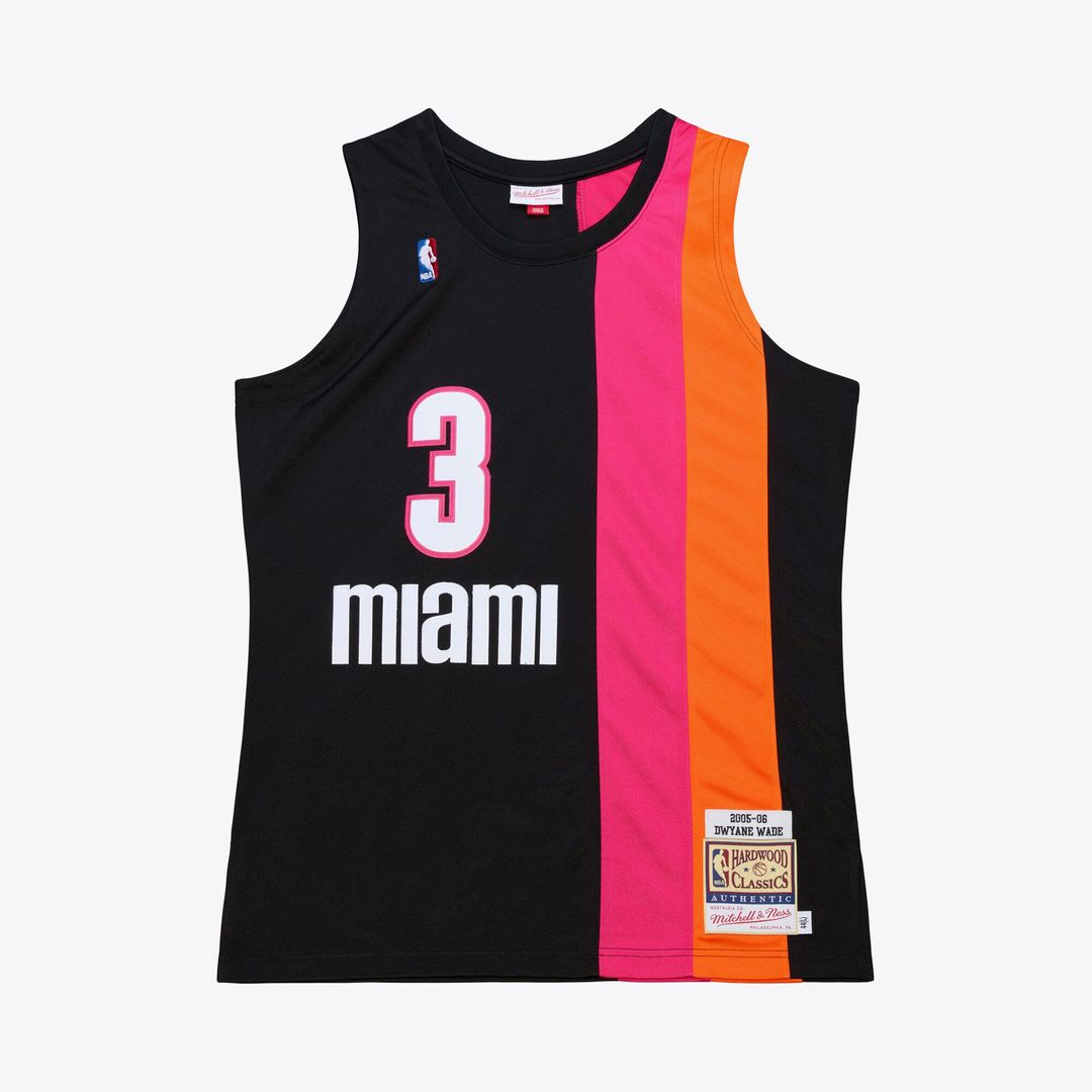 Miami Heat Dwyane Wade Mitchell & Ness 2005 - 06 Hardwood Classics Authentic Jersey - Black